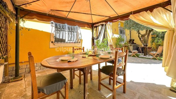 casa indipendente in vendita a Barga