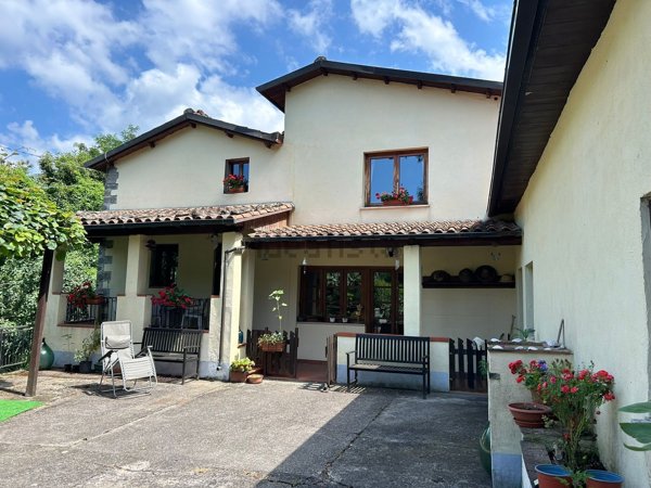 casa indipendente in vendita a Barga