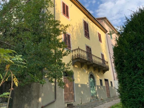casa indipendente in vendita a Barga