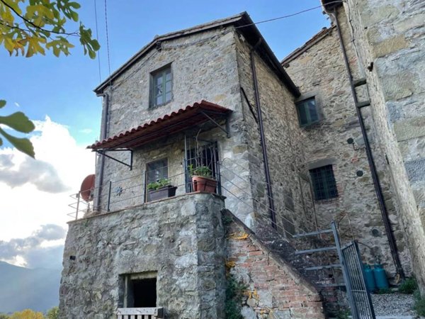 casa indipendente in vendita a Barga