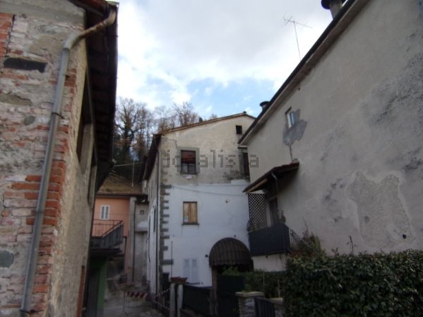 appartamento in vendita a Barga in zona Castelvecchio Pascoli