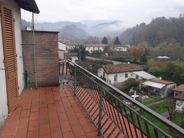 appartamento in vendita a Barga in zona Fornaci di Barga