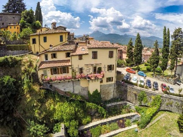 casa indipendente in vendita a Barga