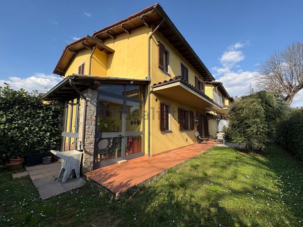 casa indipendente in vendita a Barga in zona Tiglio.
