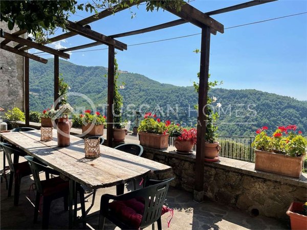 casa indipendente in vendita a Barga in zona Sommocolonia