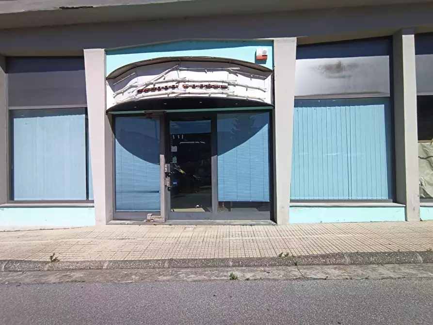 locale commerciale in vendita a Barga in zona Fornaci di Barga