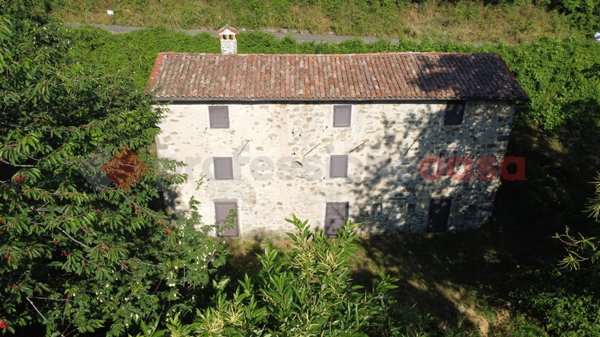 casa indipendente in vendita a Barga