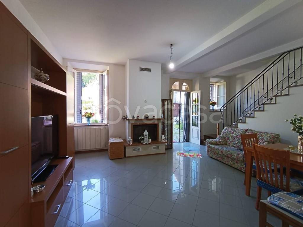 casa indipendente in vendita a Barga in zona Fornaci di Barga