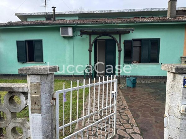 casa indipendente in vendita a Barga