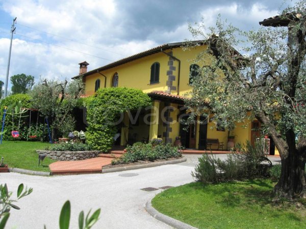 casa indipendente in vendita a Barga in zona Filecchio