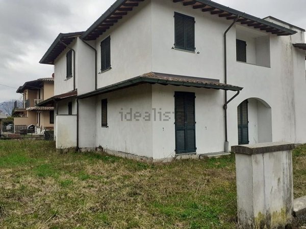 casa indipendente in vendita a Barga