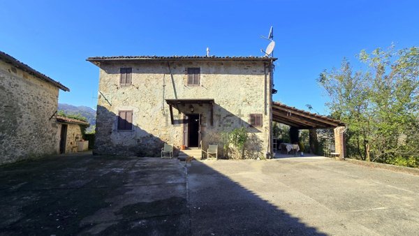 casa indipendente in vendita a Barga