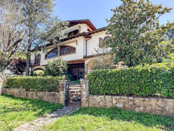 casa indipendente in vendita a Barga in zona Fornaci di Barga