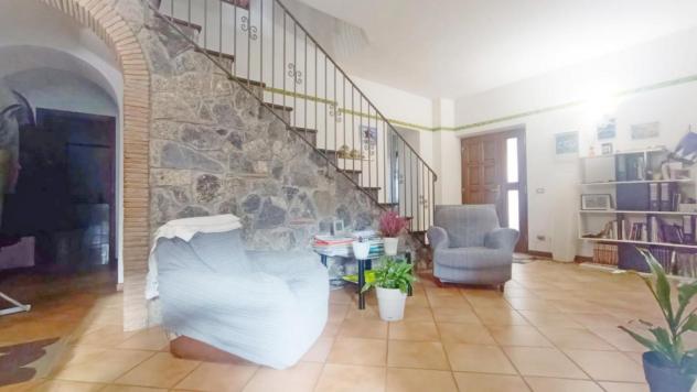 intera palazzina in vendita a Barga in zona Fornaci di Barga