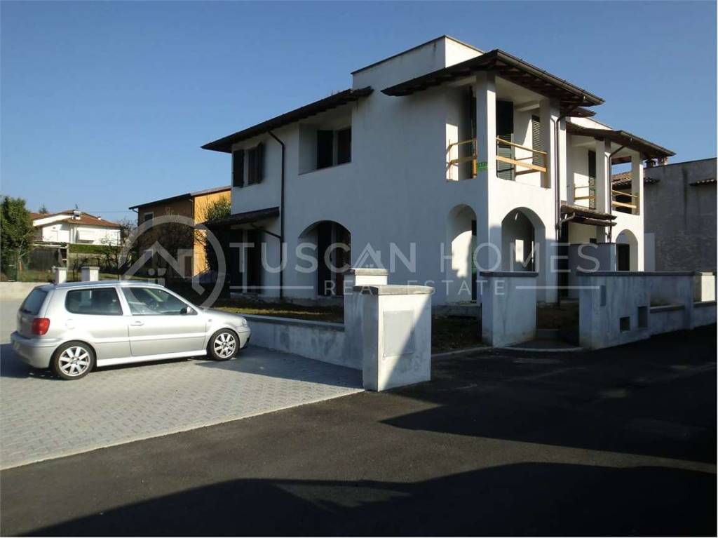 casa indipendente in vendita a Barga