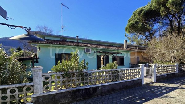 casa indipendente in vendita a Barga