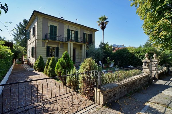 casa indipendente in vendita a Barga