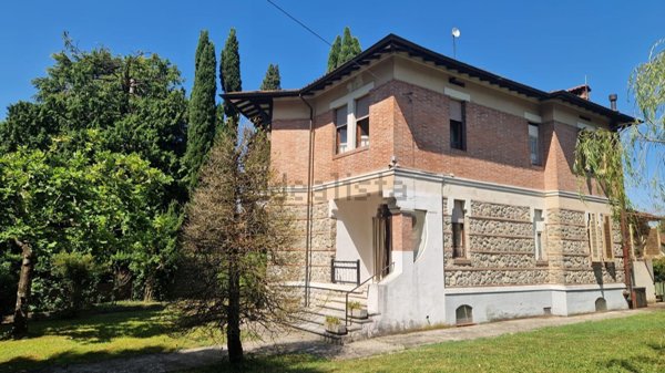 casa indipendente in vendita a Barga