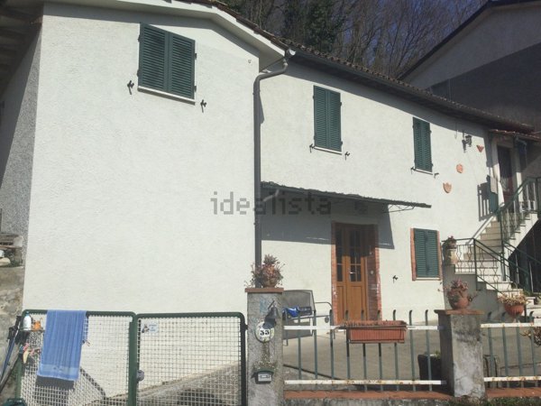 casa indipendente in vendita a Barga in zona Filecchio