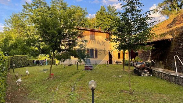casa indipendente in vendita a Barga in zona San Pietro in Campo