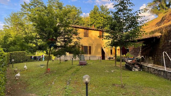 casa indipendente in vendita a Barga in zona San Pietro in Campo