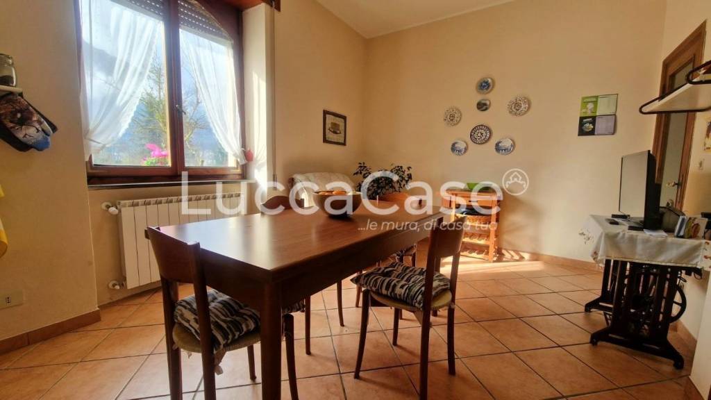 casa indipendente in vendita a Barga in zona Fornaci di Barga