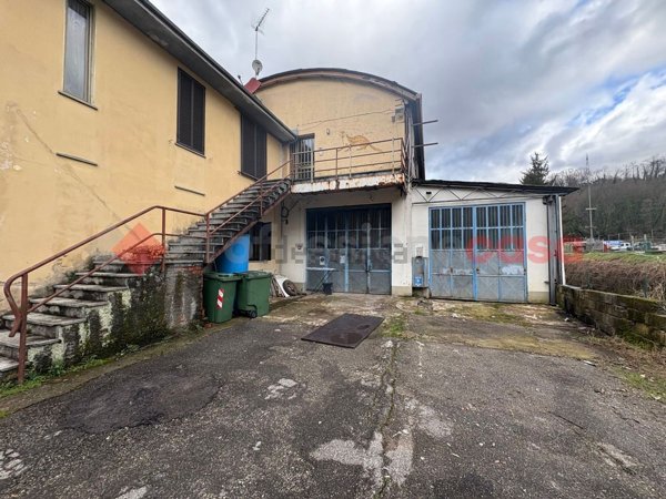 capannone in vendita a Barga in zona Fornaci di Barga