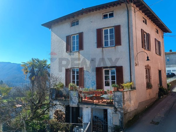 casa indipendente in vendita a Barga in zona Fornaci di Barga
