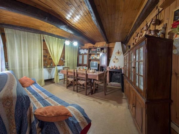 casa indipendente in vendita a Barga in zona Fornaci di Barga