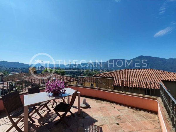 casa indipendente in vendita a Barga in zona Albiano