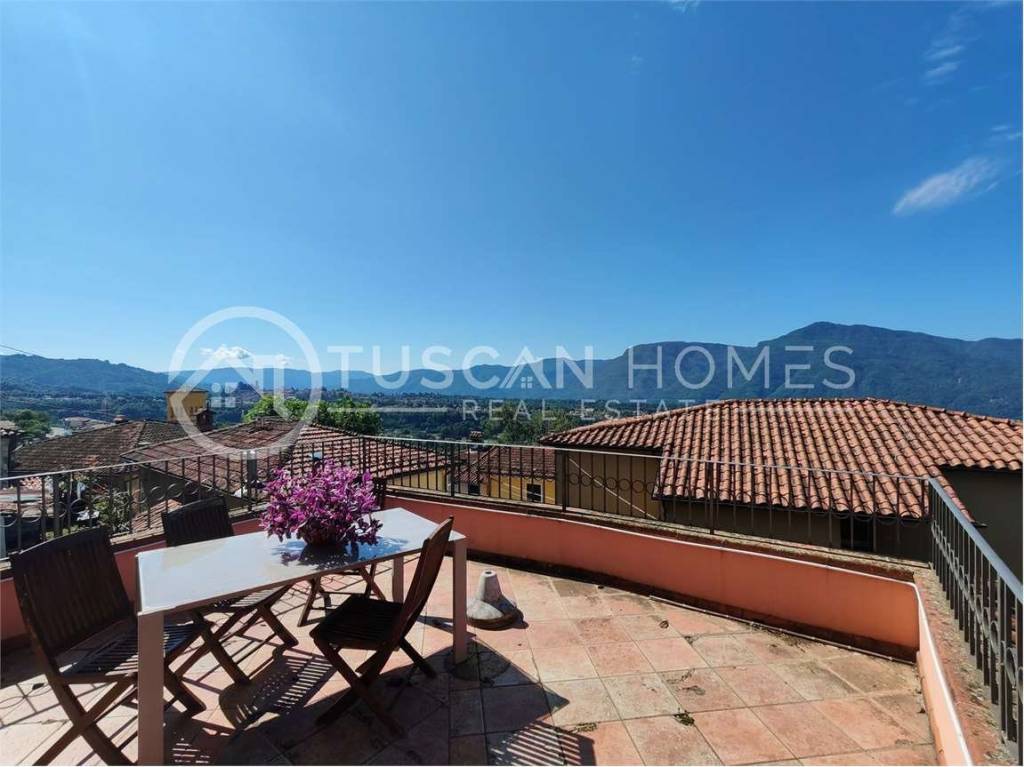 casa indipendente in vendita a Barga in zona Albiano