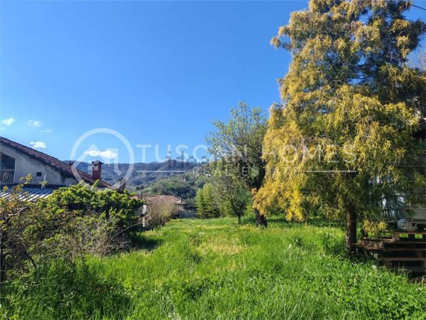 casa indipendente in vendita a Barga in zona Castelvecchio Pascoli