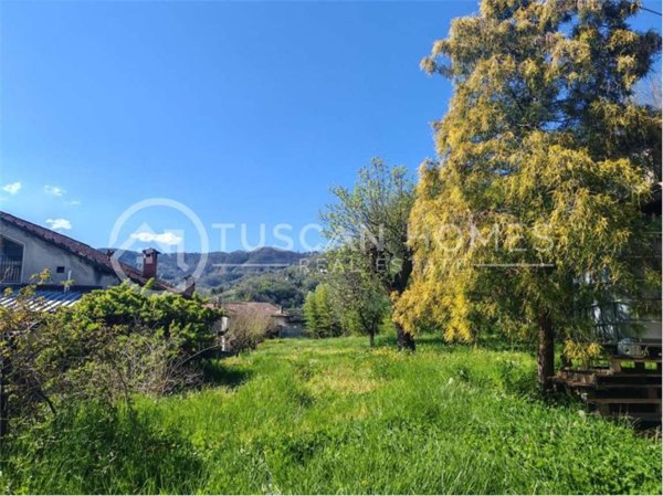 casa indipendente in vendita a Barga in zona Castelvecchio Pascoli