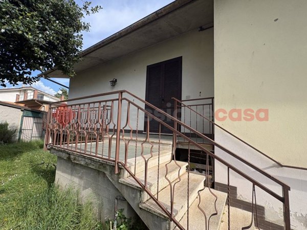 casa indipendente in vendita a Barga