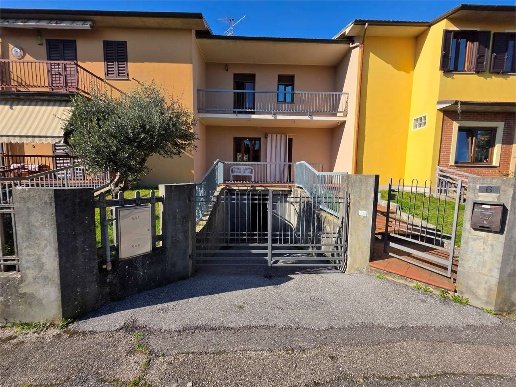 casa indipendente in vendita a Barga
