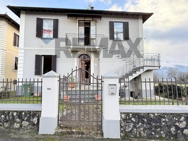 casa indipendente in vendita a Barga
