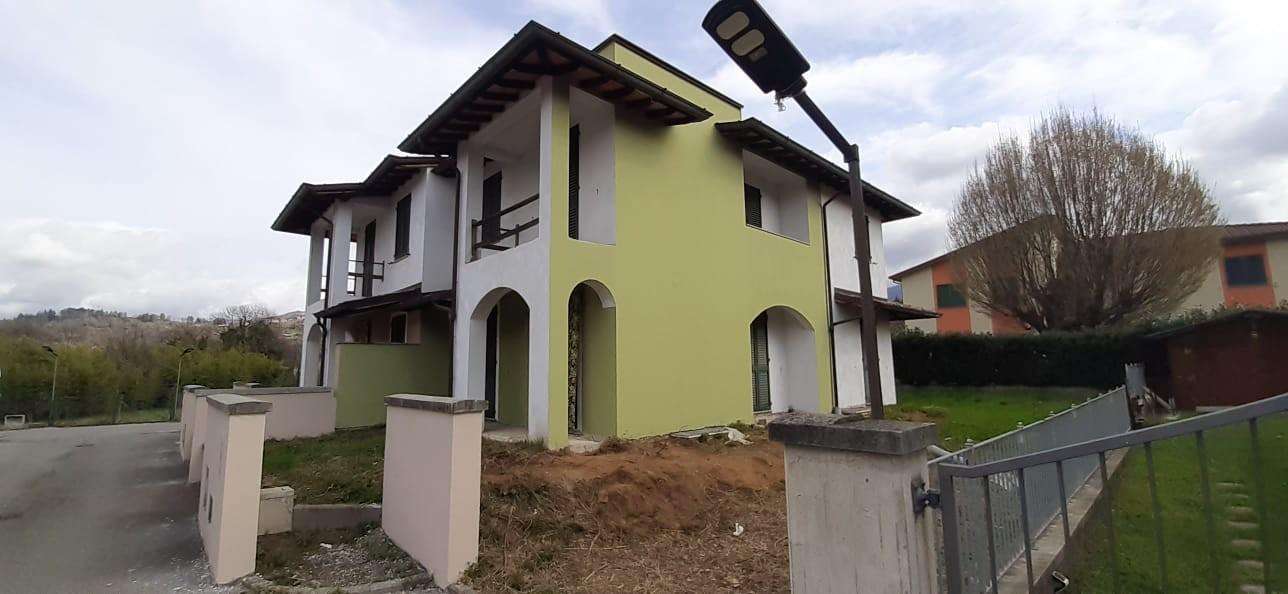 casa indipendente in vendita a Barga