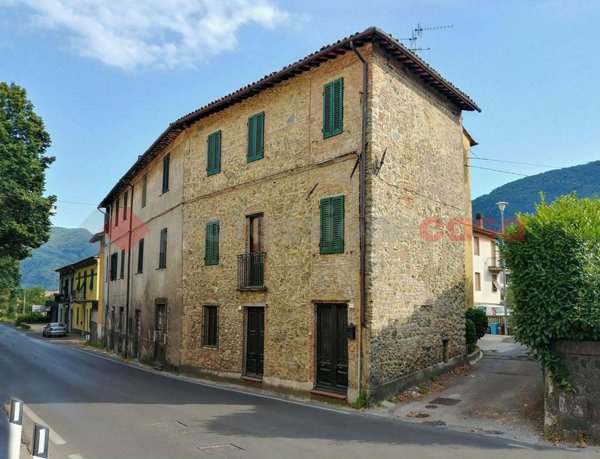 casa indipendente in vendita a Barga in zona Fornaci di Barga
