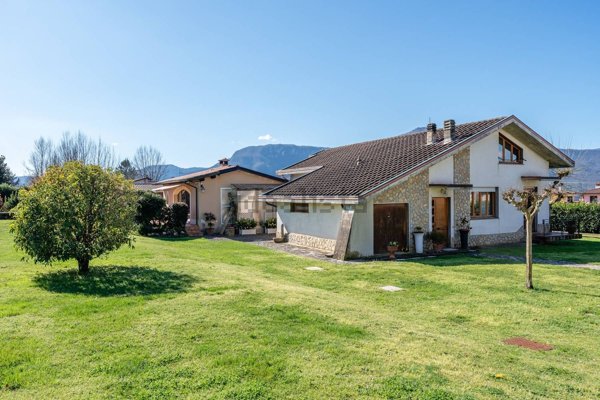 casa indipendente in vendita a Barga