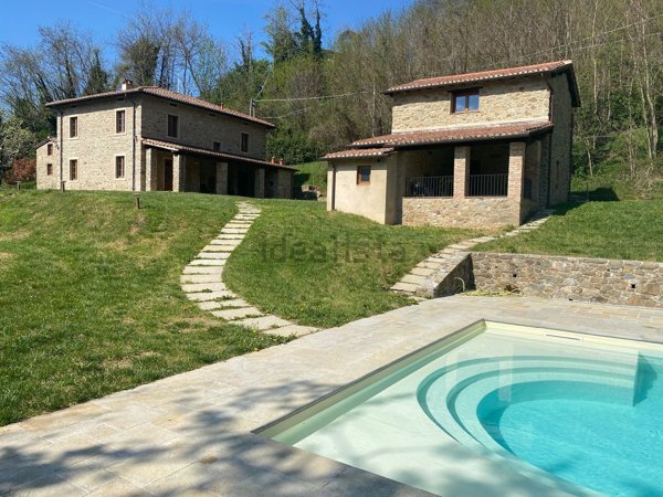 casa indipendente in vendita a Barga