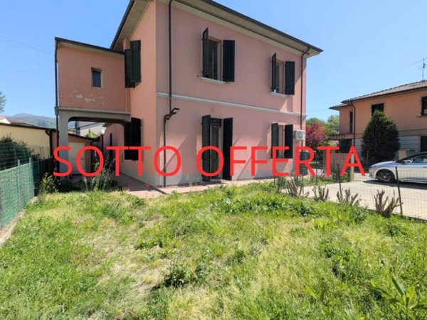 casa indipendente in vendita a Barga in zona Fornaci di Barga