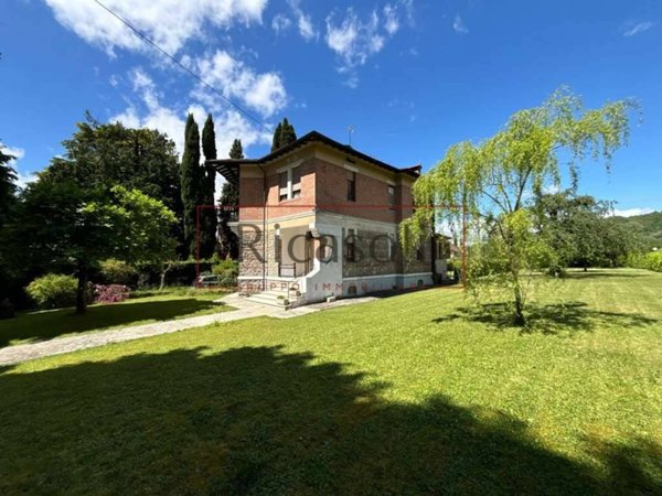 casa indipendente in vendita a Barga in zona San Pietro in Campo
