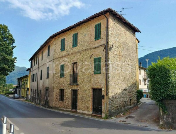 casa indipendente in vendita a Barga in zona Fornaci di Barga