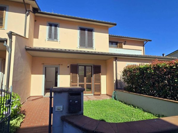 casa indipendente in vendita a Barga in zona Fornaci di Barga