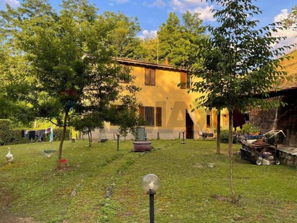 casa indipendente in vendita a Barga in zona San Pietro in Campo
