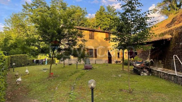 casa indipendente in vendita a Barga in zona San Pietro in Campo