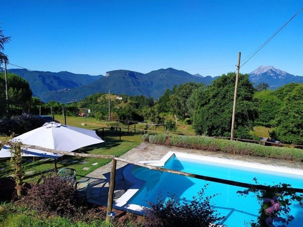 casa indipendente in vendita a Barga in zona Tiglio.