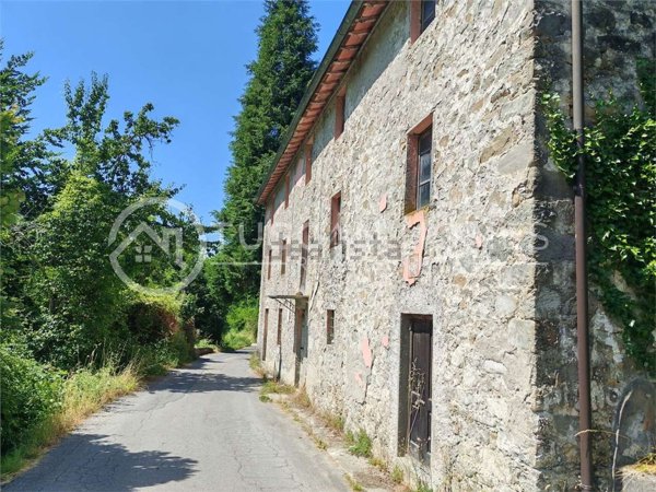 casa indipendente in vendita a Barga
