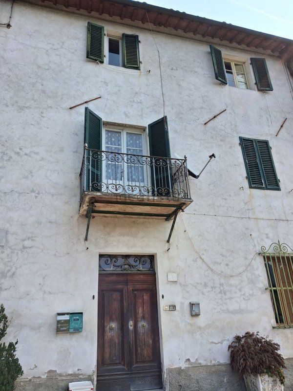 appartamento in vendita a Barga in zona Ponte all'Ania