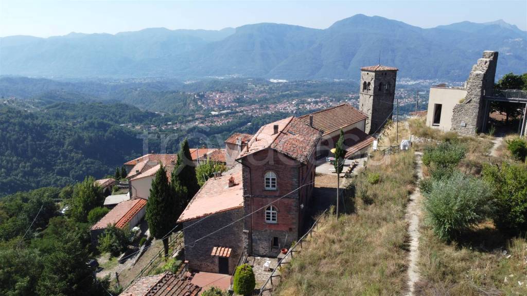 casa indipendente in vendita a Barga in zona Sommocolonia